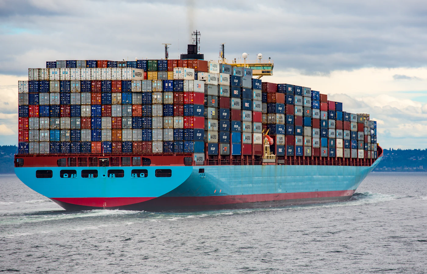 Porte-conteneurs en mer, visuel illustratif